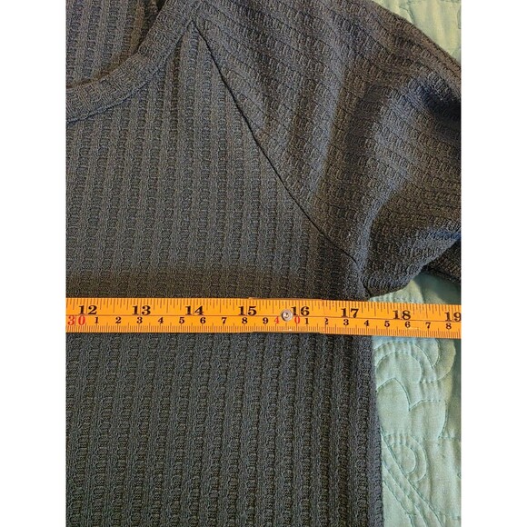 Chaser Women's Size Medium Green Long Sleeve Waffle Knit Button Cuff Top - Picture 9 of 10